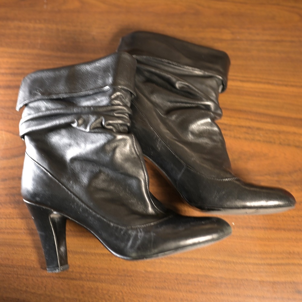 Nine West Black Leather Slouchy Cuffed Ankle Boots Heels Women Y2K 90s Boho